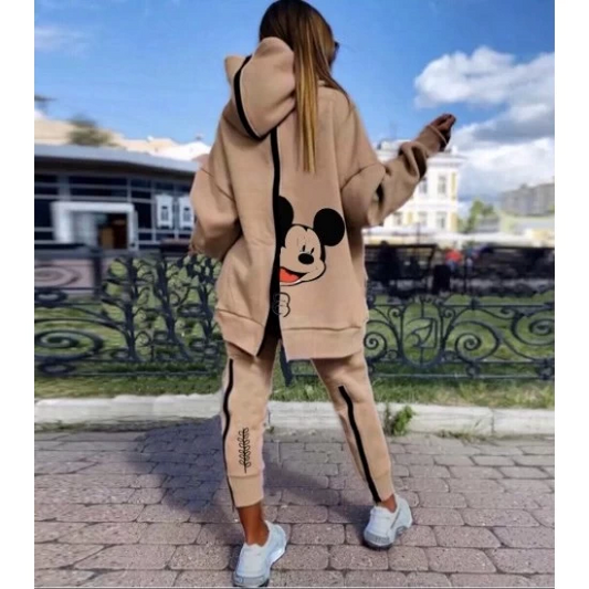 Ladies set Bella Mickey in beige by ToroModa  https://www.toromoda.com/products/ladies-set-bella-mickey-in-beige  Women's set of two parts with zippers on the back, clean front with a large kangaroo pocket.Lower part with side pockets and cuff.