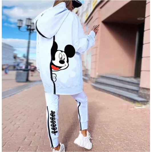 Ladies set Bella Mickey in white by ToroModa  https://www.toromoda.com/products/ladies-set-bella-mickey-in-white  Women's set of two parts with zippers on the back, clean front with a large kangaroo pocket.Lower part with side pockets and cuff.
